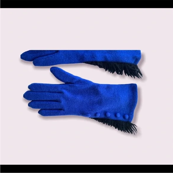Retro Designer Wool Gloves - Picture 2 of 9